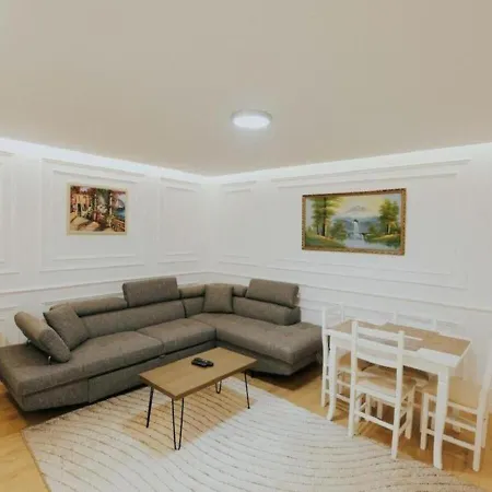 Lapi Apartment